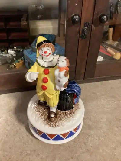 Schmid clown with puppy music, View more