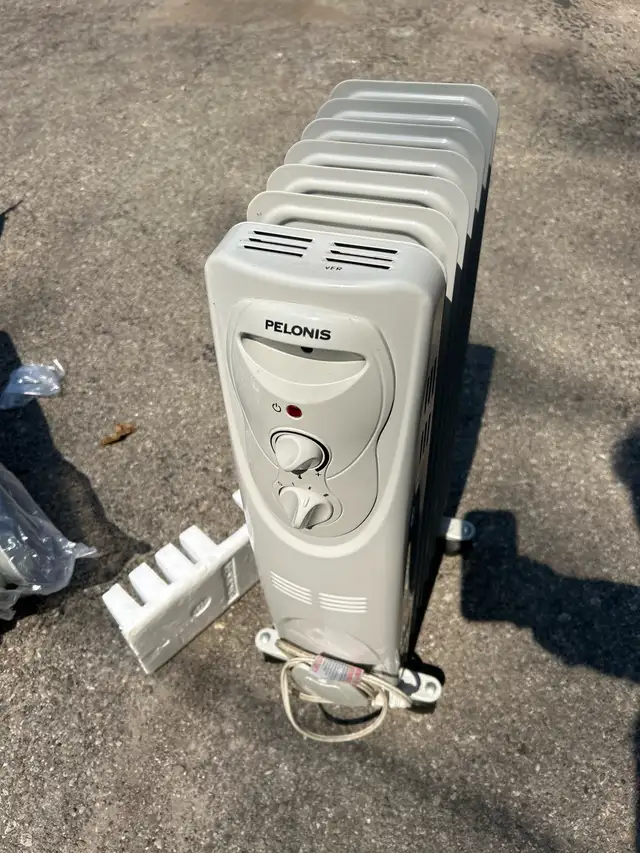Brand new Cuori 1500 watt oil heater Electric 750W/1500 Heaters in Heaters, Humidifiers & Dehumidifiers in City of Toronto - Image 4