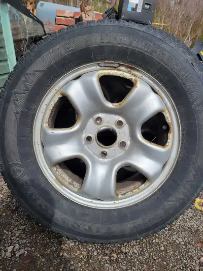 Came off honda crv 5x114.3 64.1 center bore 400 firm