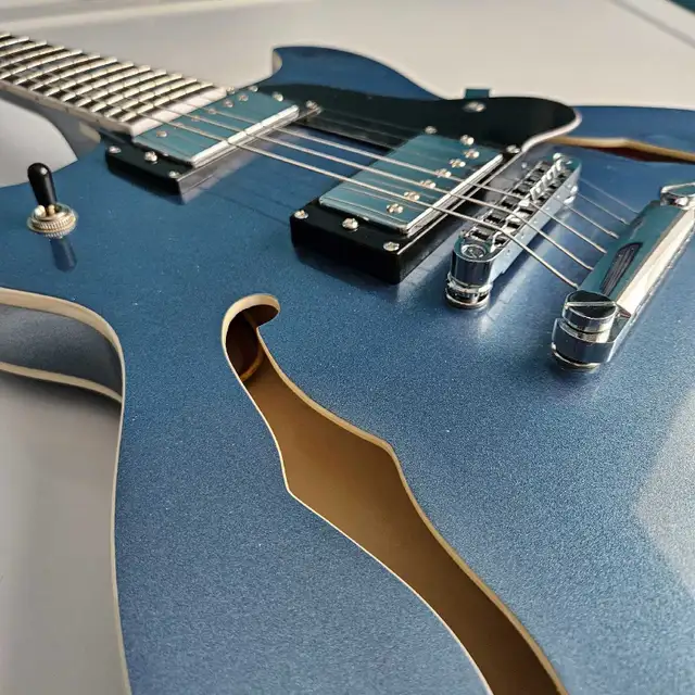 Westcreek 333, Semi-Hollow Guitar in Guitars in Bedford - Image 2