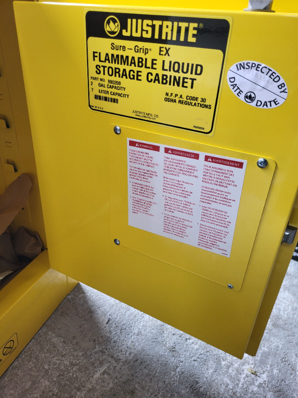 New Mini Flammable Storage Cabinet in Other Business & Industrial in Mississauga / Peel Region - Image 3