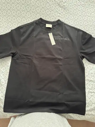 Fear of God Essentials Black T-Shirt L-XL, View more