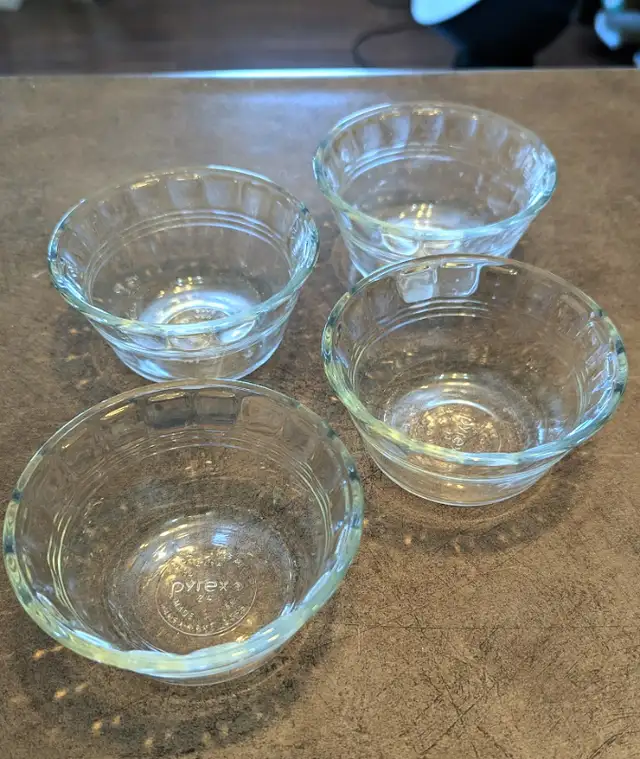Set of 4 Pyrex 6 Oz Custard Cups
