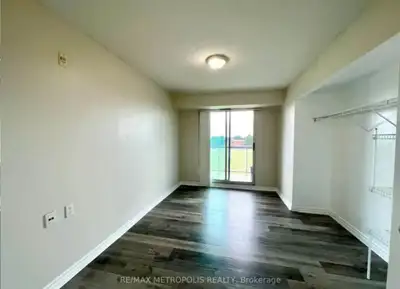 Offering a private bedroom to rent in a 3-bedroom, 2-bathroom condo conveniently located at 2min wal...