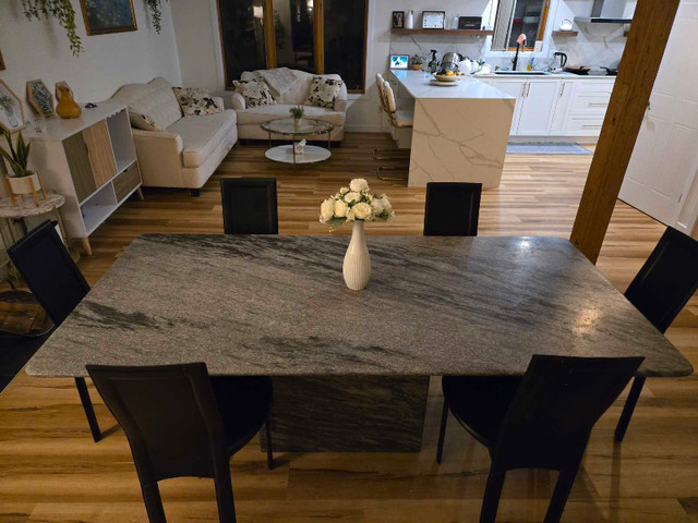 table salon dans Mobilier de salle à manger et cuisine  à Laval/Rive Nord - Image 4