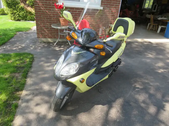 BENZHOU SAGA MOTORCYCLE in Scooters & Pocket Bikes in London - Image 3