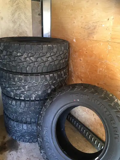 I have a Set of 5 Venom Power Terra Trail Hunter Tires (35x 12.50-18RT) These are great tires in gre...