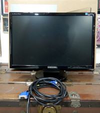 SAMSUNG 17" SYNC MASTER MONITOR MODEL 943BWX