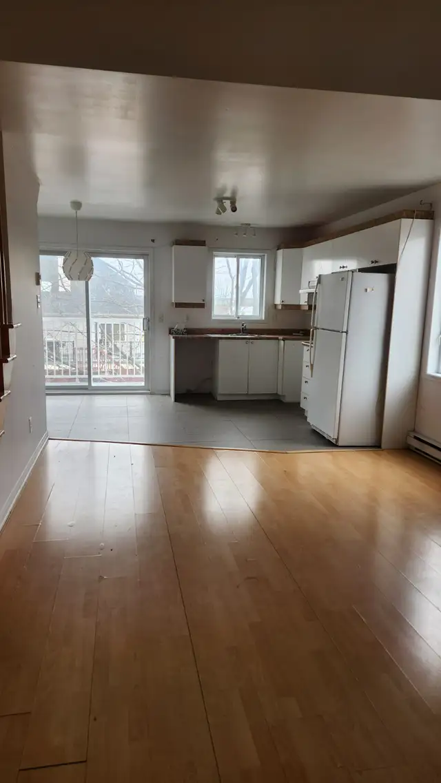 Beau 4 et demi style condo à louer