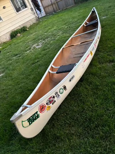 16ft Kevlar Canoe Scott prospector 16 Yoke for portaging No Leaks ready to paddle