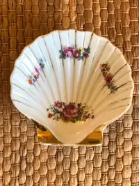 Vintage Porcelain Shell Dish With Floral Motif & Gold Made Japan