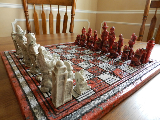 Vintage Handmade 13.5" x 13.5" Aztec/ Mayan Resin Chess Set in Arts & Collectibles in City of Toronto - Image 4