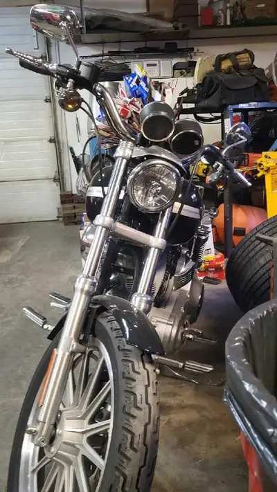 2003 hundredth anniversary Dyna Super Glide 21,456 km always stored indoors heated beautiful low km...