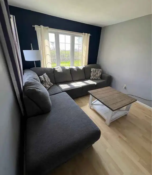 grey sectional with reversible chaise in Couches & Futons in City of Halifax - Image 3