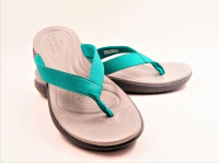 Crocs - Capri V Flip (Teal) Women's Sandals, Size W5, No HST