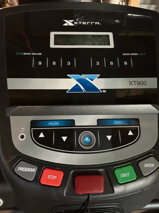 Xterra XT 900 Folding Treadmill  in Exercise Equipment in Markham / York Region - Image 7