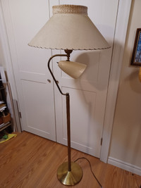 Vintage mid century mod floor lamp with fiberglass atomic shade