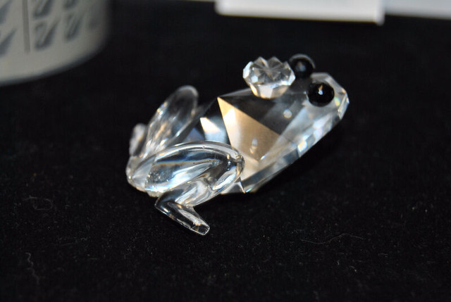 SWAROVSKI SILVER CRYSTAL FROG ART. WITH BOX  CERTIFICATE AUSTRIA in Arts & Collectibles in Vancouver - Image 2