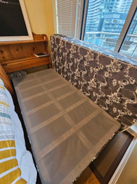 Single mattress with boxspring and metal frame