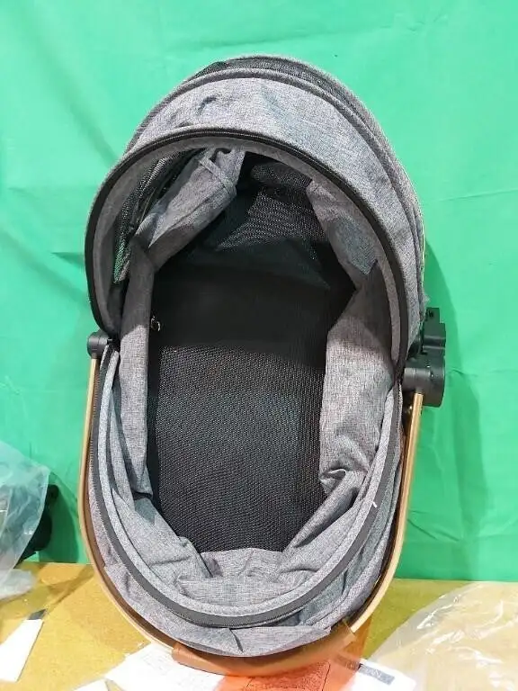 Switte Pet Stroller (Gold and Black) in Other in City of Toronto - Image 4
