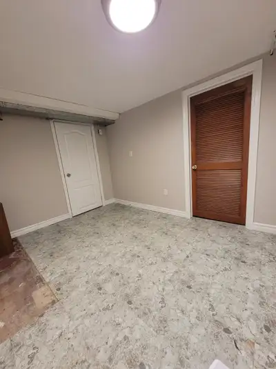 3 private bedrooms available for rent