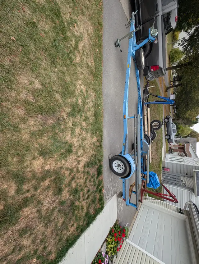 Boat trailer in Boat Parts, Trailers & Accessories in Napanee - Image 4