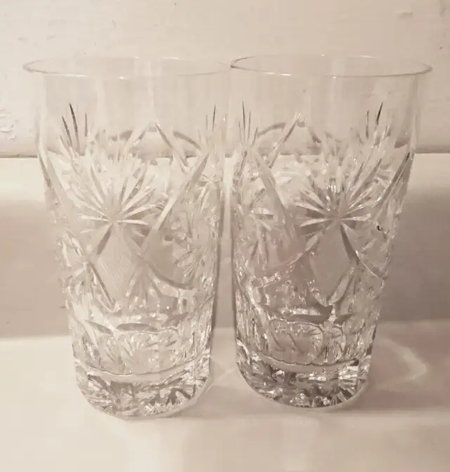 Vintage Pinwheel Crystal Glasses Set of 2 in Arts & Collectibles in Oshawa / Durham Region - Image 3