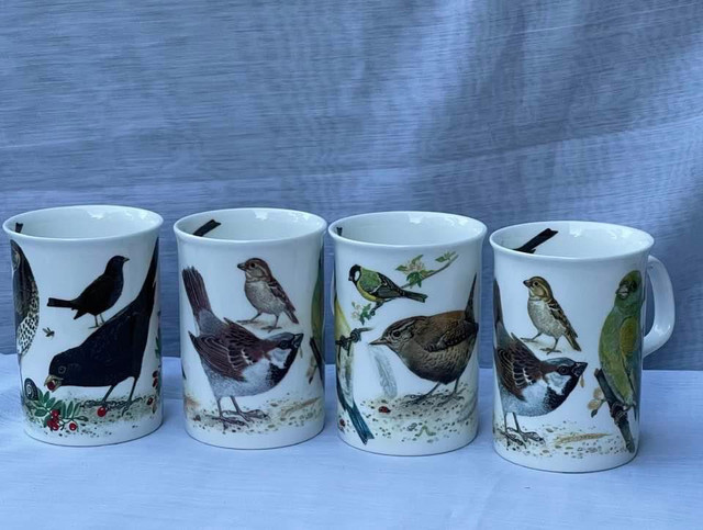 Vintage English Bone China tall bird mugs  in Arts & Collectibles in Hamilton - Image 2
