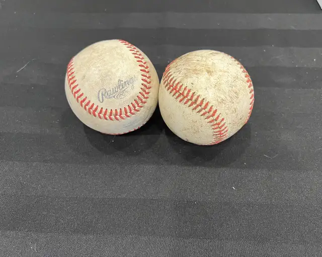 Hardly used youth baseball gloves- size 12inch in Baseball & Softball in Markham / York Region - Image 6