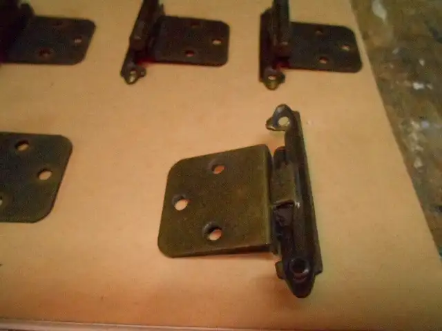 1-LOT DE 8 PENTURES,METAL-BRONZE,POUR PORTES D ARMOIRES. in Cabinets & Countertops in Longueuil / South Shore - Image 4
