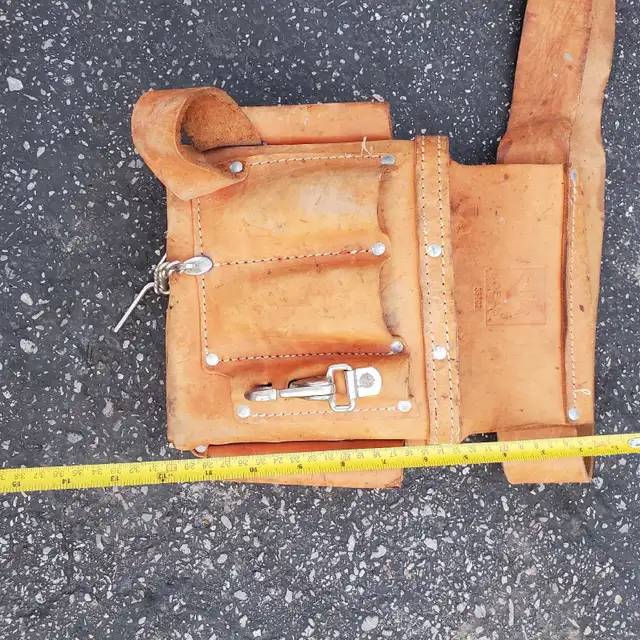 Heavy Duty  Leather Electricians Tool Pouch in Tool Storage & Benches in Barrie - Image 6