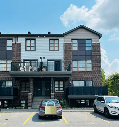Barrhaven Clearbrook Dr low unit 2 bedrooms for rent