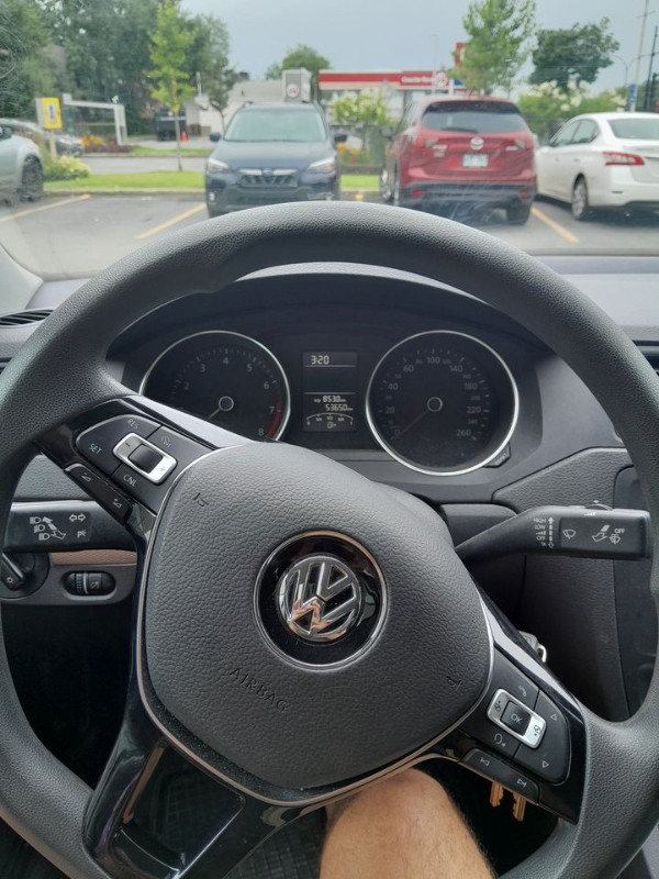 Volkswagen jetta 2015 automatique dans Autos et camions  à Ville de Montréal - Image 2