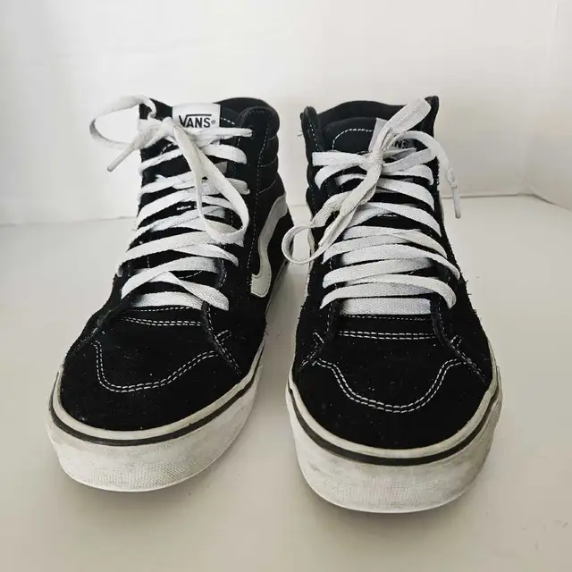 Vans  Hi Slim Canvas Skate Shoes  Womens 8.5 Black White in Women's - Shoes in Kitchener / Waterloo - Image 5