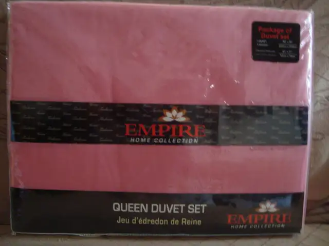 Queen Duvet set for sale in Bedding in City of Toronto - Image 5
