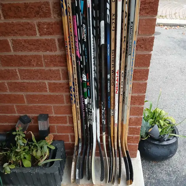Various Size Hockey Sticks in Hockey in City of Toronto - Image 2