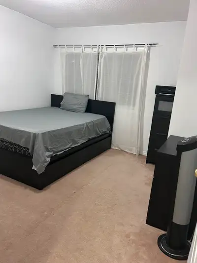 Furnished Private Room for Rent – Mavis & 401, Mississauga