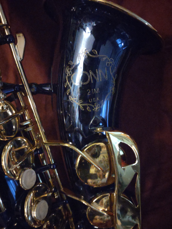 Rare Conn 21 M Blue Alto Saxophone 781892 in Woodwind in Calgary - Image 2
