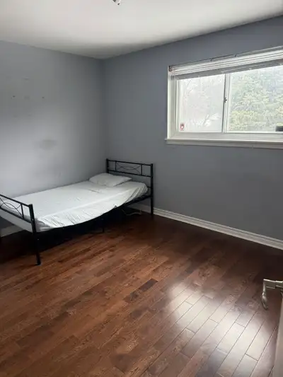 Private room available /June 1st Located Bathurst and Steels . Near to finch station. Walk to bus st...