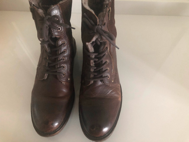 snow boots with side zipper