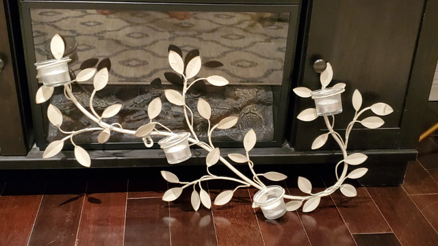 Decorative Rustic Leaf/Vine Wall Decor - Great for Staging/Rent! in Home Décor & Accents in Mississauga / Peel Region - Image 2