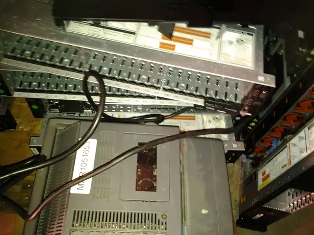 Dell PowerEdge R740XD NVME U2 Storage 24 Bay Server 2x xeon GOLD in Servers in City of Montréal - Image 2