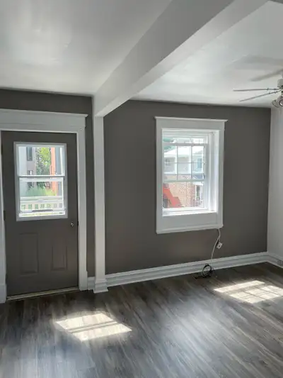 Bachelor Apartment with separate kitchen - New Edinburgh, View more