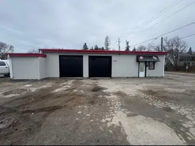 RARE OPPORTUNITY – Prime corner at Airport Rd. & Old Baseline, busiest intersection in Caledon East...