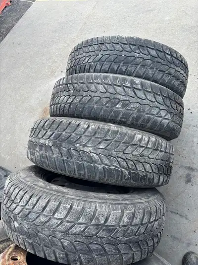 4 pneus gt radial 225/75r16 monté et balancé sur 4 roues Ford escape 5 boulons 5x114.3 disponible a...