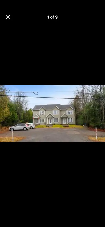 Cession de bail – 1 500$/mois Disponible dès maintenant Mars 2026 Saint-Colomban – Logement sur 2 ét...