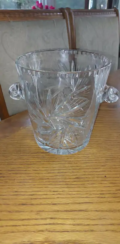 Gorgeous vintage pinwheel crystal huge 8 " tall and 9" in diamet, View more