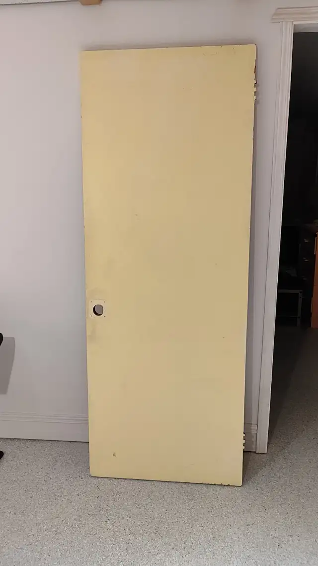 Deux (2) portes d'intérieur en lauan in Windows, Doors & Trim in City of Montréal - Image 5