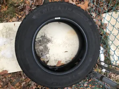 MICHELIN SNOW TIRE $130/PC 225/65R 17 only used 3 months, one pc only call or text 289-923-8968