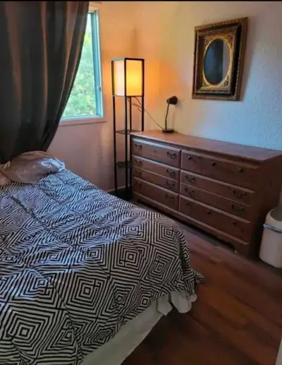 *Student Preferred* Single room for rent. Access to whole house. Washer and dryer in basement. All u...